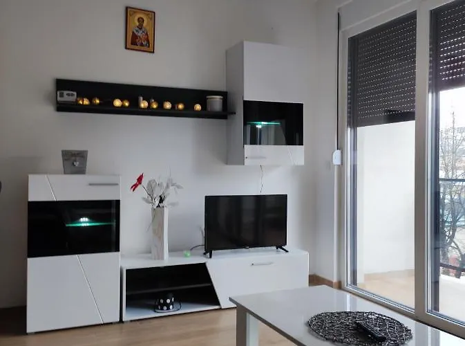 Nina アパート ヴァリェヴォ